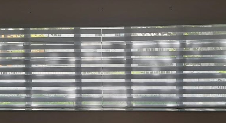 Panoramic window run, light-filtering bands